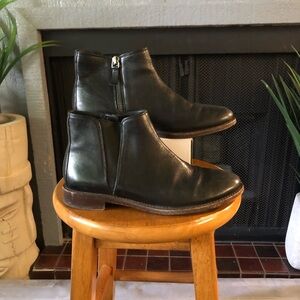 Johnston & Murphy Black Leather Ankle Boots
